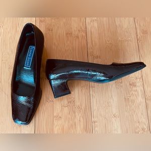 Laura Scott Patent Leather Burgundy/Chocolate Pump (8)